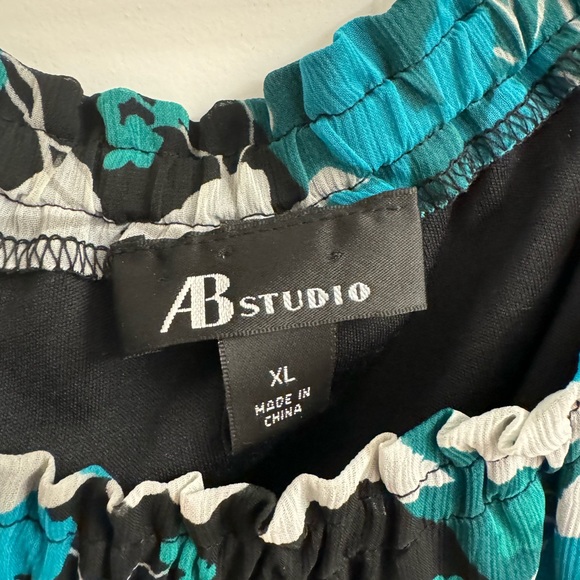 AB Studio XL Teal Floral Top - Picture 2 of 7